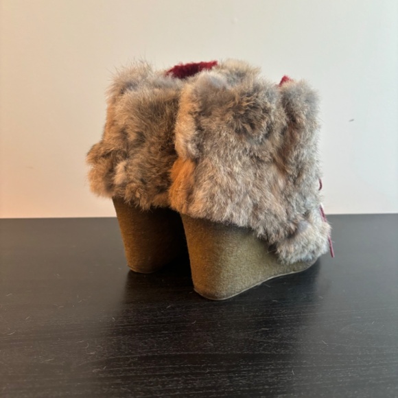 Red Fur Trimmed Bootie - Picture 5 of 9